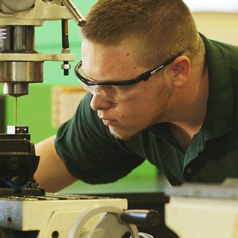 Precision Machinist – Manufacturing/Machining – Dallas College